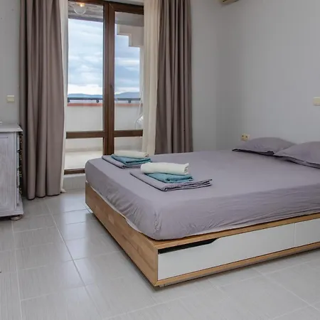 아파트 Lovely 3bd Flat With Parking And Sea View By Flаt Manаger *