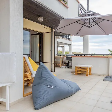 Lovely 3bd Flat With Parking And Sea View By Flаt Manаger 아파트 체르노모레츠