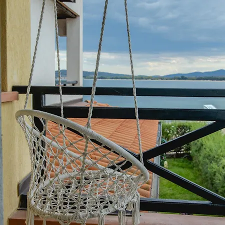 Lovely 3bd Flat With Parking And Sea View By Flаt Manаger 아파트