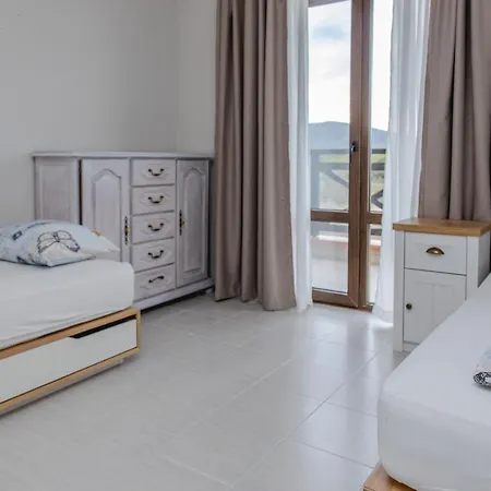 Lovely 3bd Flat With Parking And Sea View By Flаt Manаger 아파트