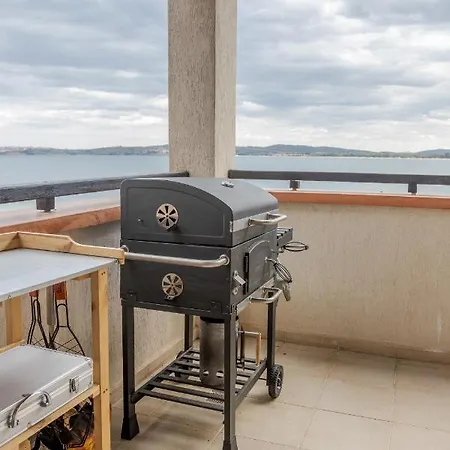 Lovely 3bd Flat With Parking And Sea View By Flаt Manаger 아파트 체르노모레츠