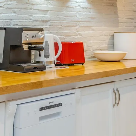 Lovely 3bd Flat With Parking And Sea View By Flаt Manаger 아파트