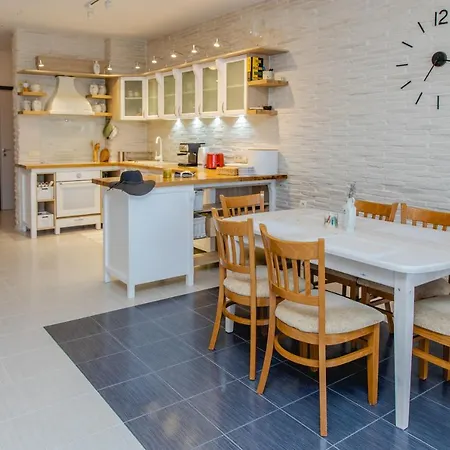 Lägenhet Lovely 3bd Flat With Parking And Sea View By Flаt Manаger Tjernomorets